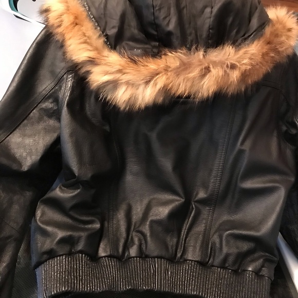 Women’s Leather Short Jacket - Picture 2 of 8